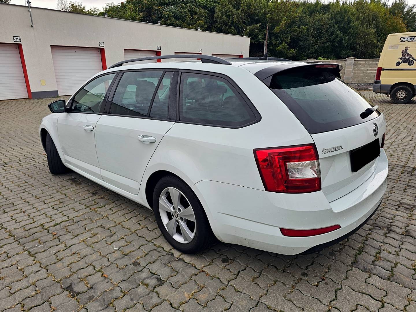 Škoda Octavia Combi 1.6 TDI M6 GreenLine Ambition Navi R16