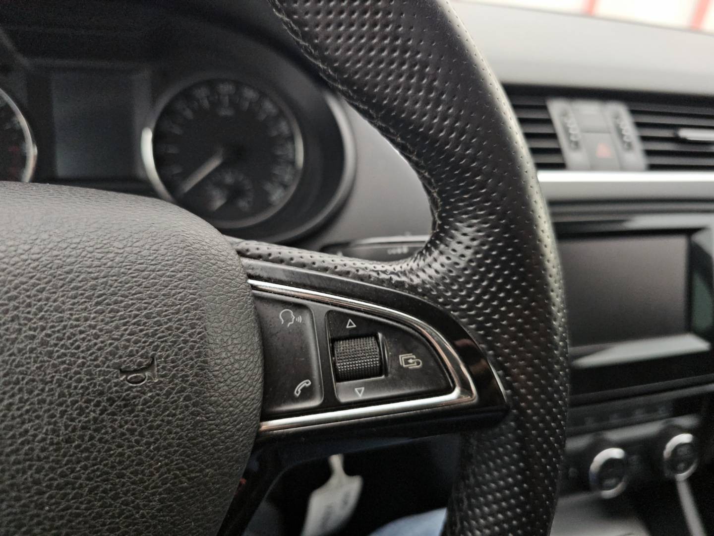 Škoda Octavia Combi 1.6 TDI M6 GreenLine Ambition Navi R16