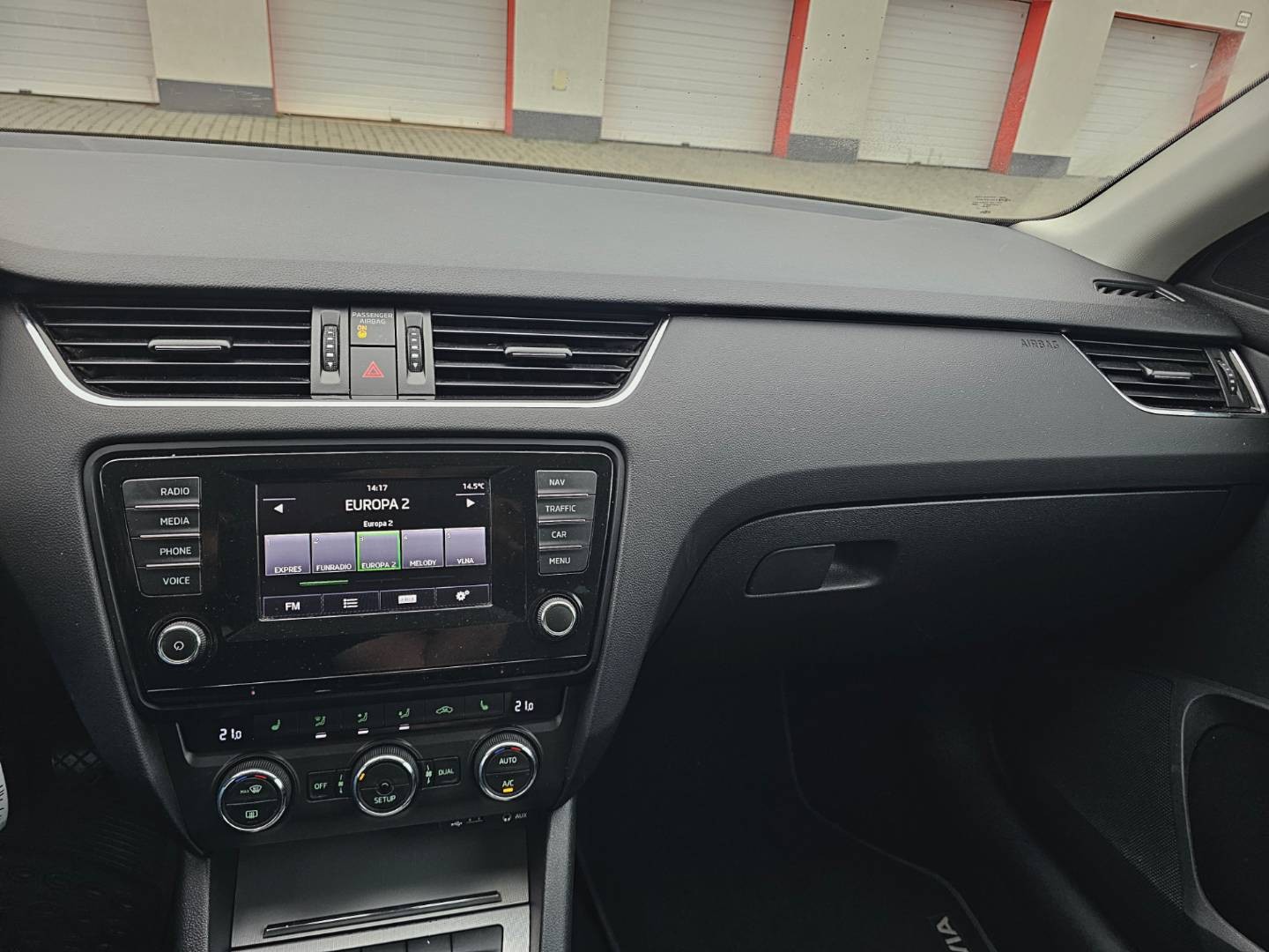Škoda Octavia Combi 1.6 TDI M6 GreenLine Ambition Navi R16