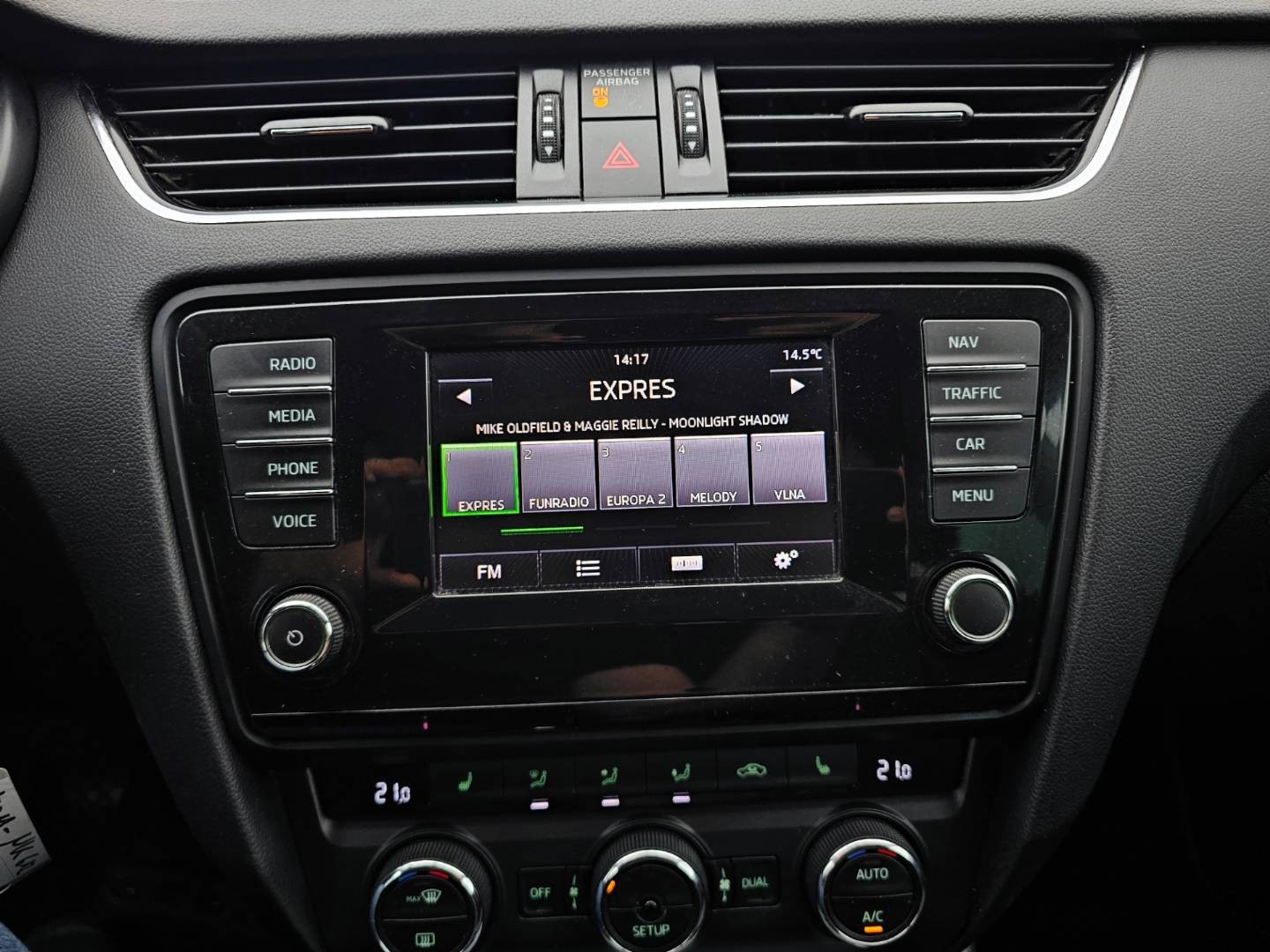 Škoda Octavia Combi 1.6 TDI M6 GreenLine Ambition Navi R16