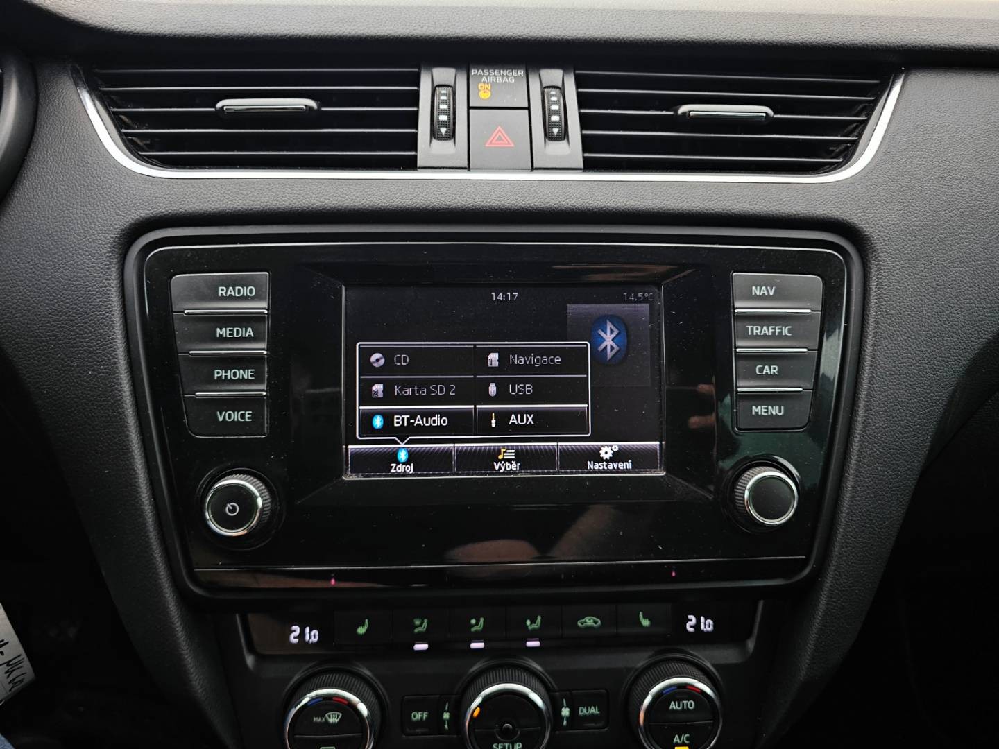 Škoda Octavia Combi 1.6 TDI M6 GreenLine Ambition Navi R16