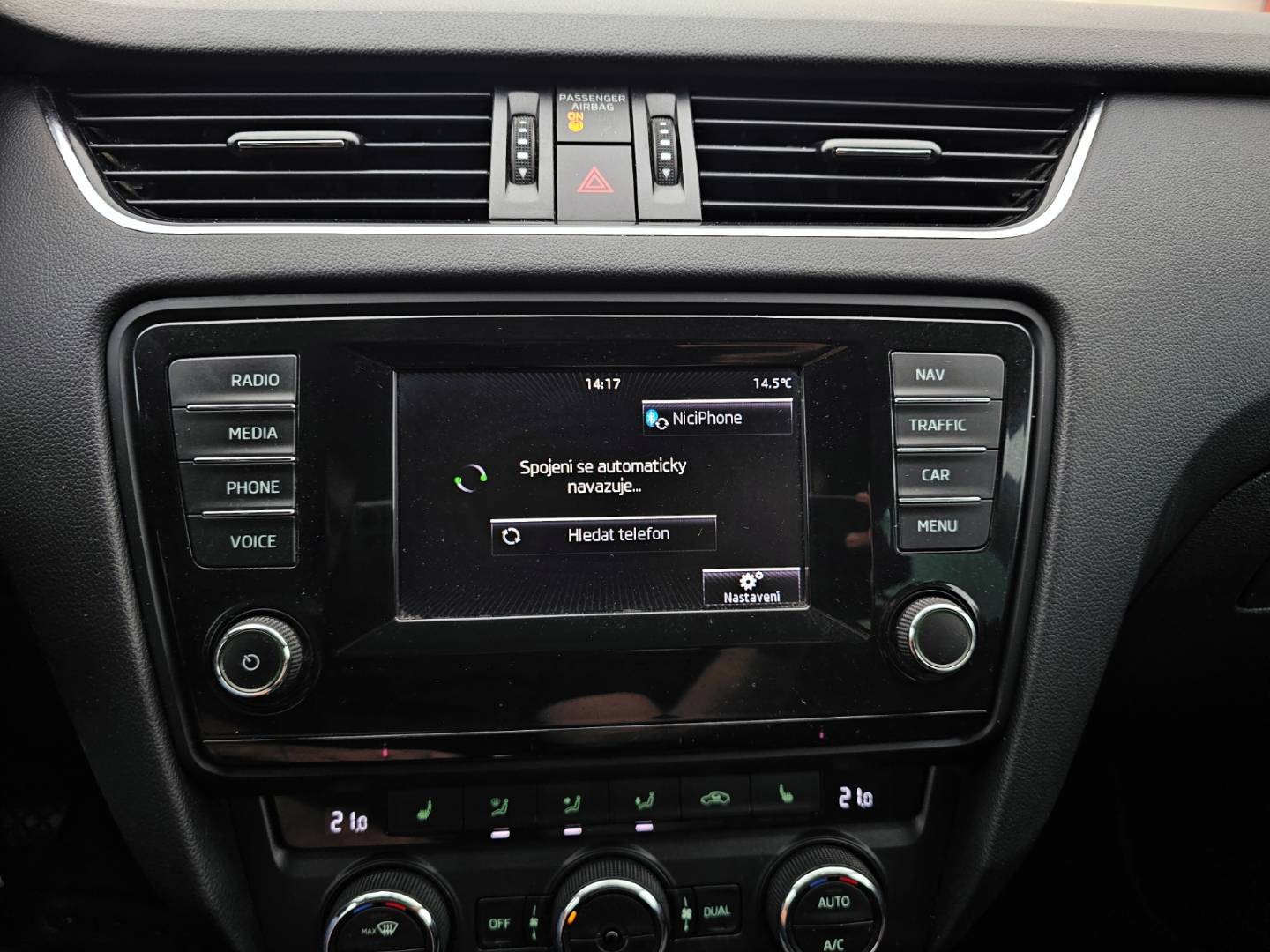 Škoda Octavia Combi 1.6 TDI M6 GreenLine Ambition Navi R16