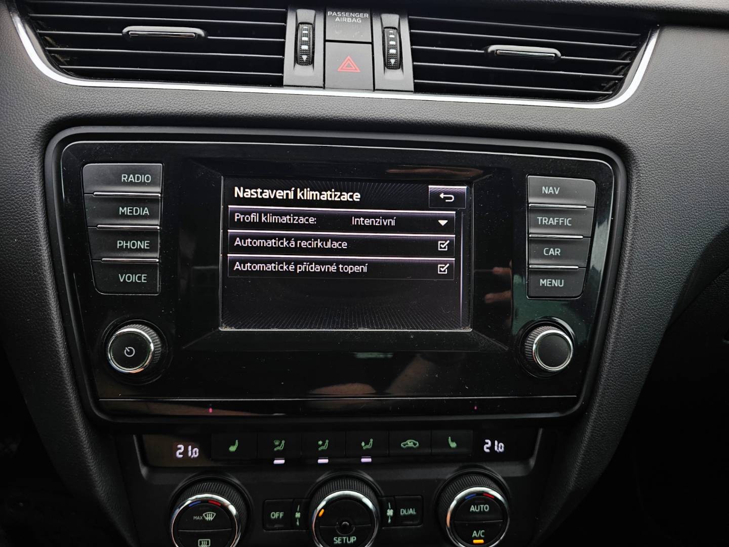 Škoda Octavia Combi 1.6 TDI M6 GreenLine Ambition Navi R16