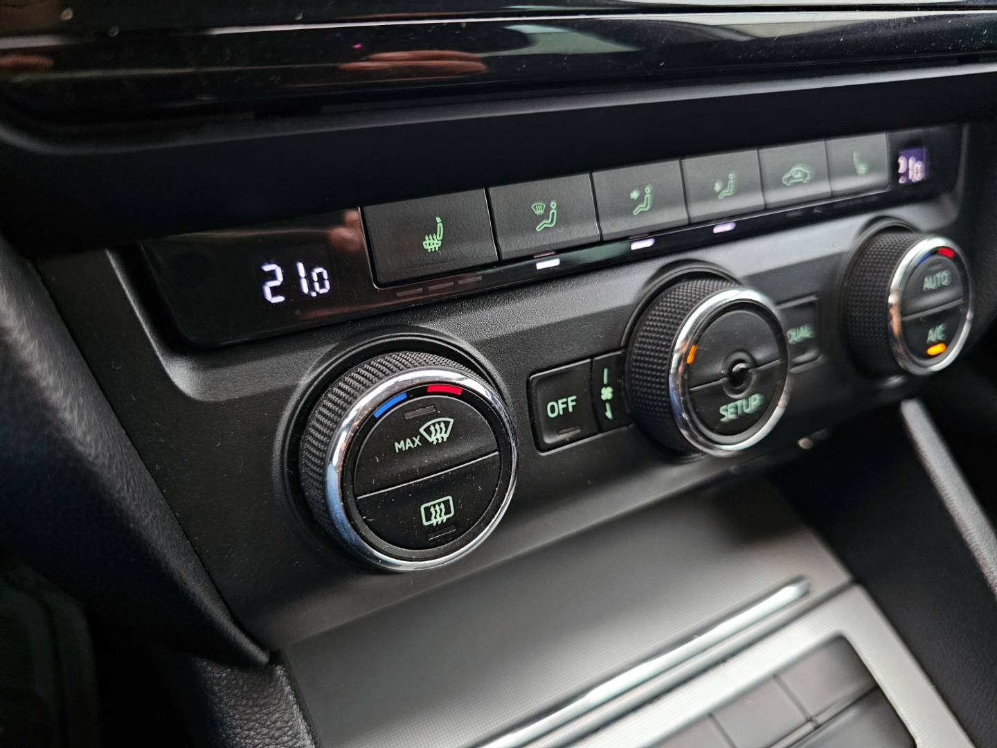 Škoda Octavia Combi 1.6 TDI M6 GreenLine Ambition Navi R16