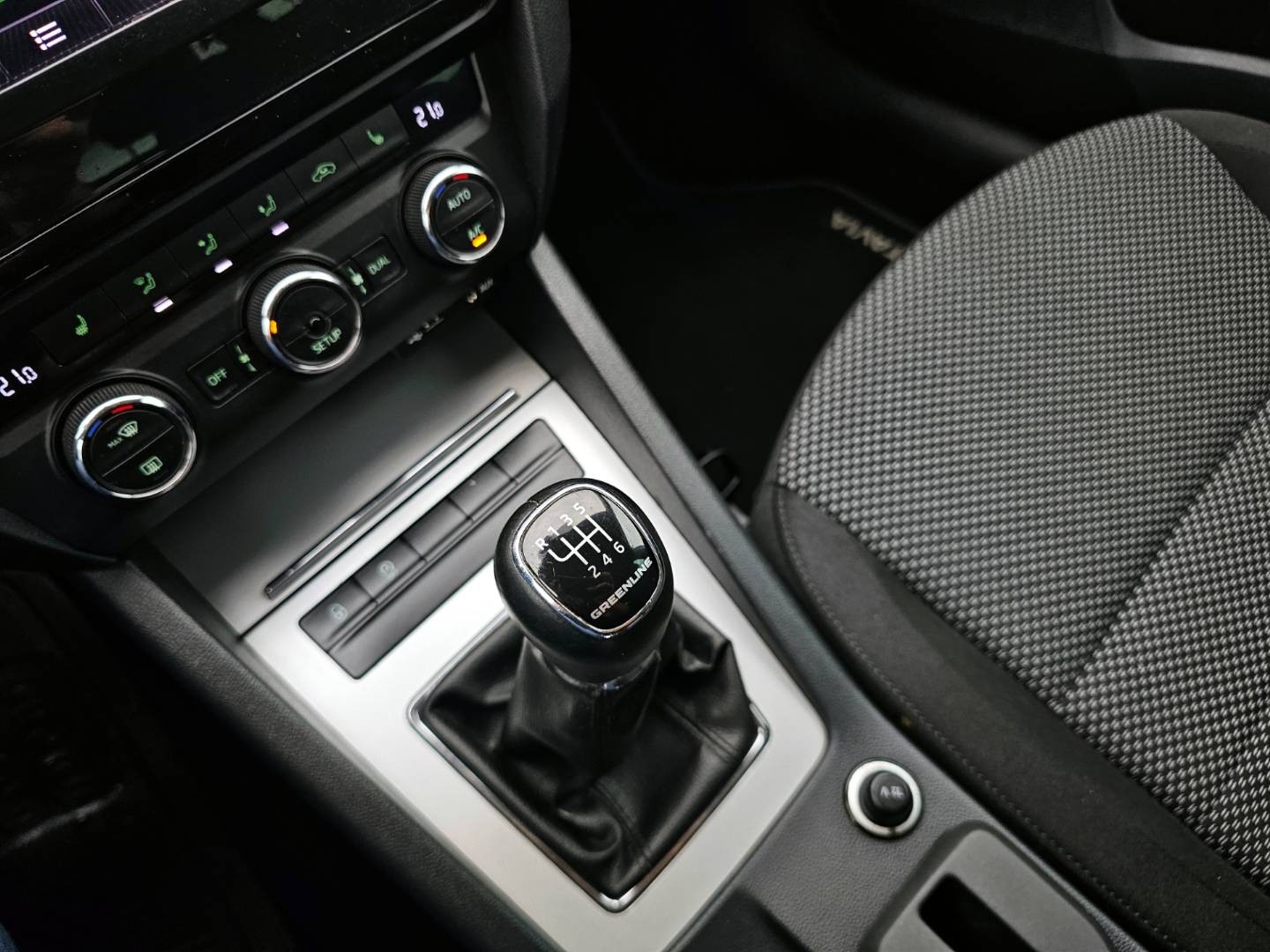 Škoda Octavia Combi 1.6 TDI M6 GreenLine Ambition Navi R16