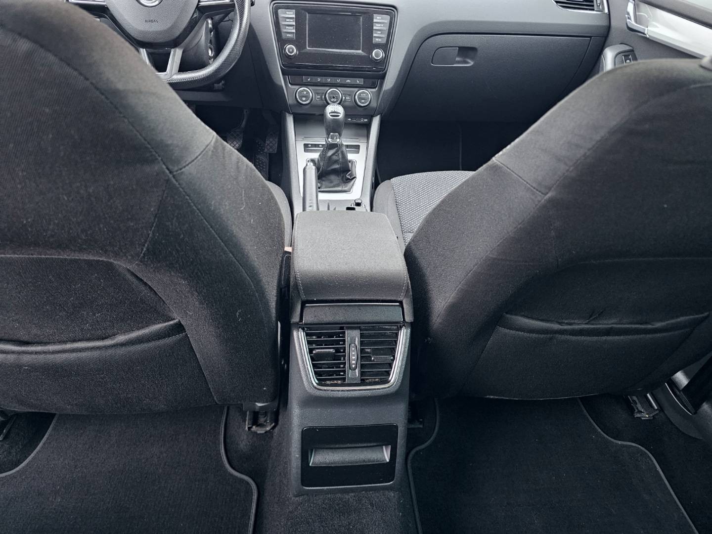 Škoda Octavia Combi 1.6 TDI M6 GreenLine Ambition Navi R16