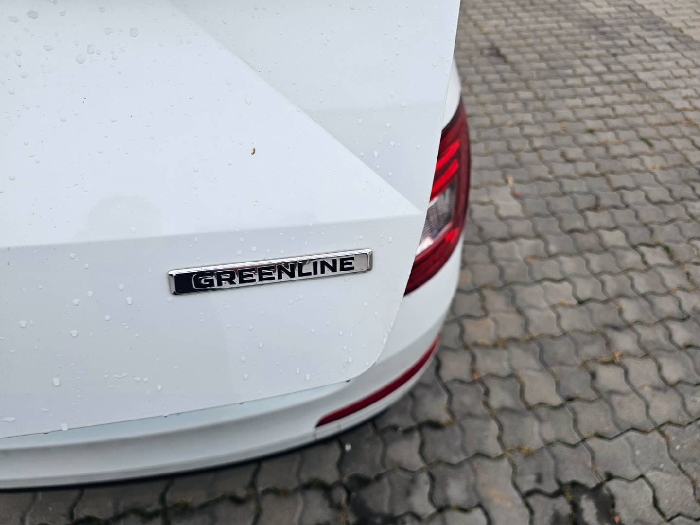 Škoda Octavia Combi 1.6 TDI M6 GreenLine Ambition Navi R16