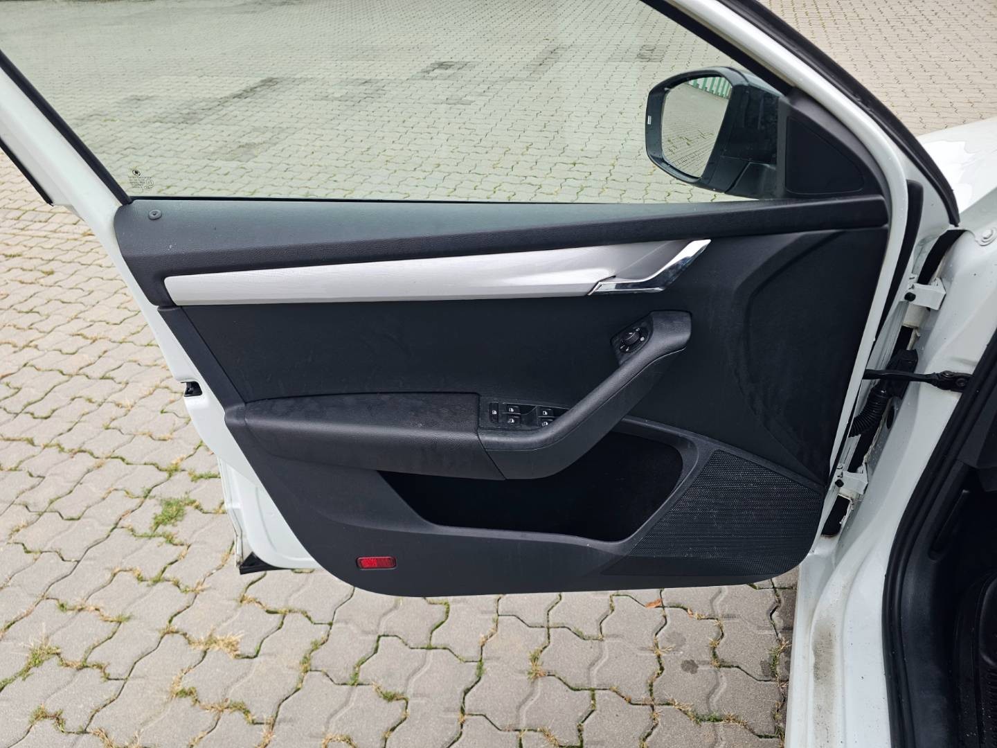 Škoda Octavia Combi 1.6 TDI M6 GreenLine Ambition Navi R16