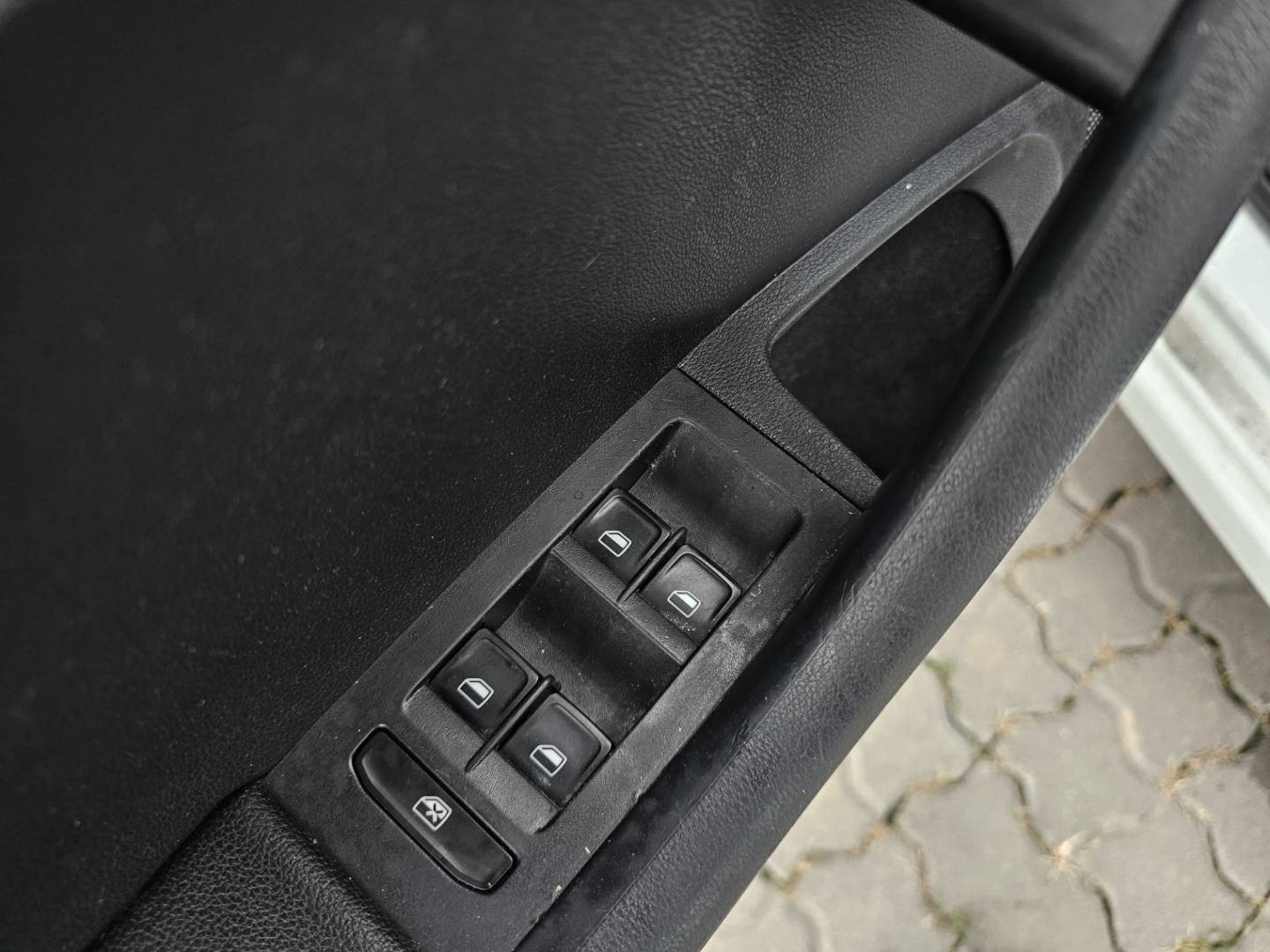 Škoda Octavia Combi 1.6 TDI M6 GreenLine Ambition Navi R16