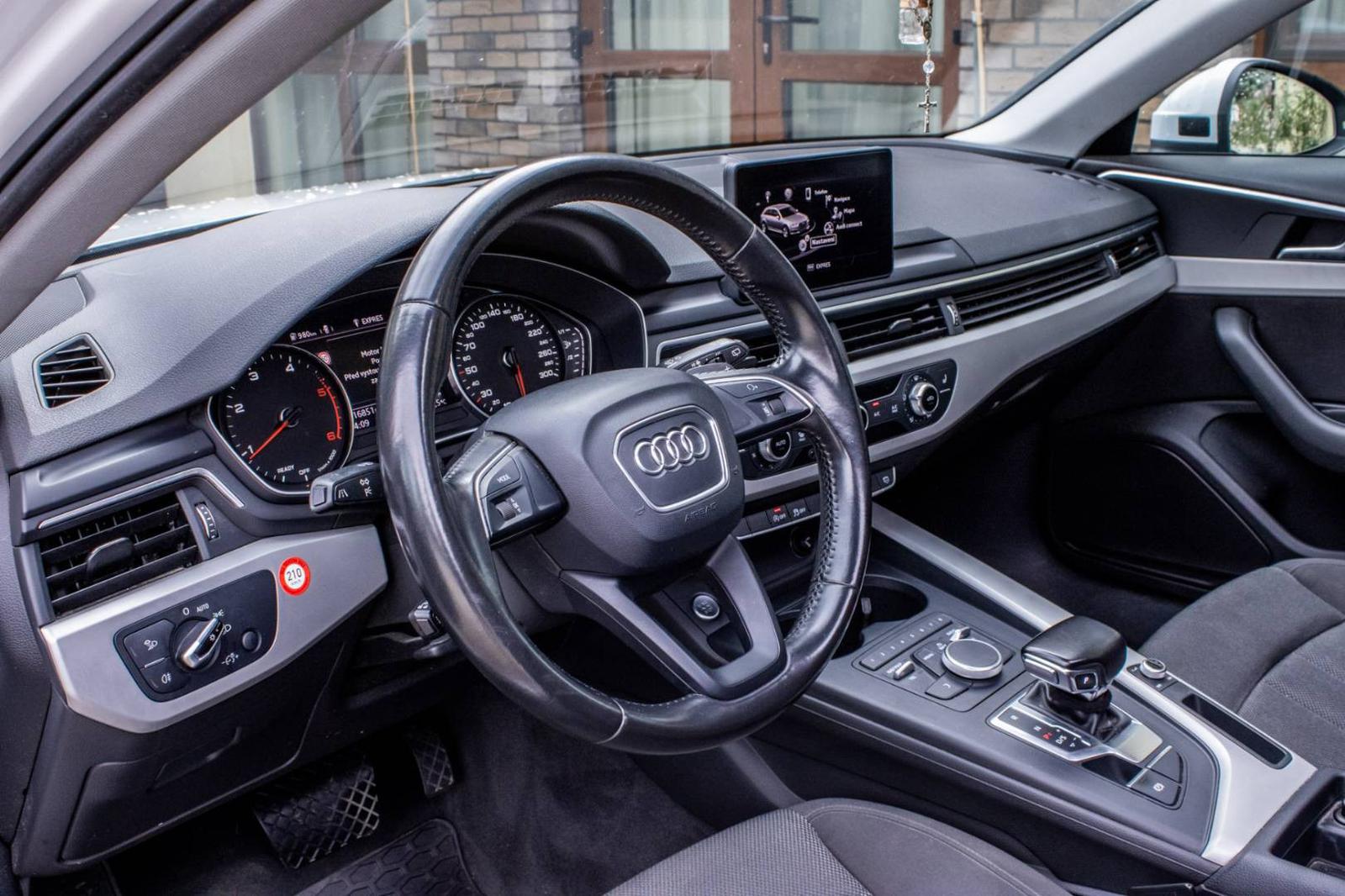 Audi A4 Avant 2.0 TDI S tronic / AJ NA SPLÁTKY