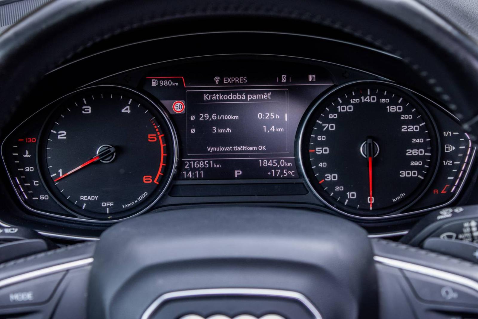 Audi A4 Avant 2.0 TDI S tronic / AJ NA SPLÁTKY