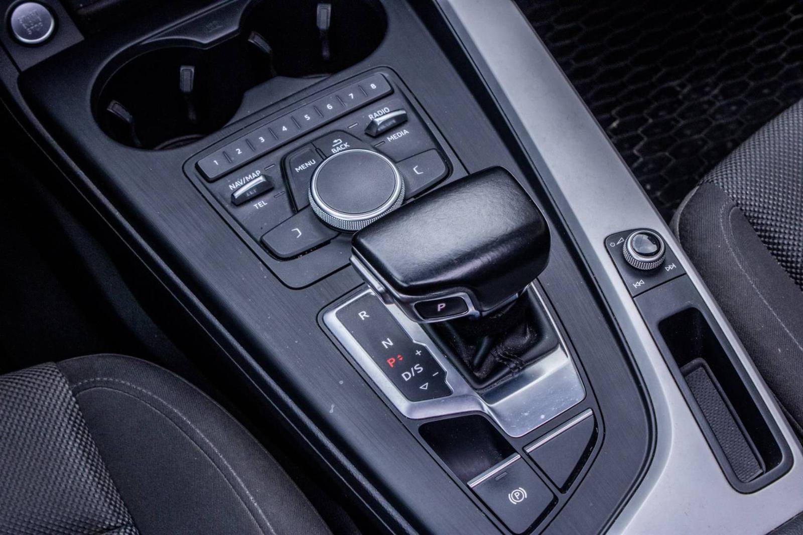 Audi A4 Avant 2.0 TDI S tronic / AJ NA SPLÁTKY