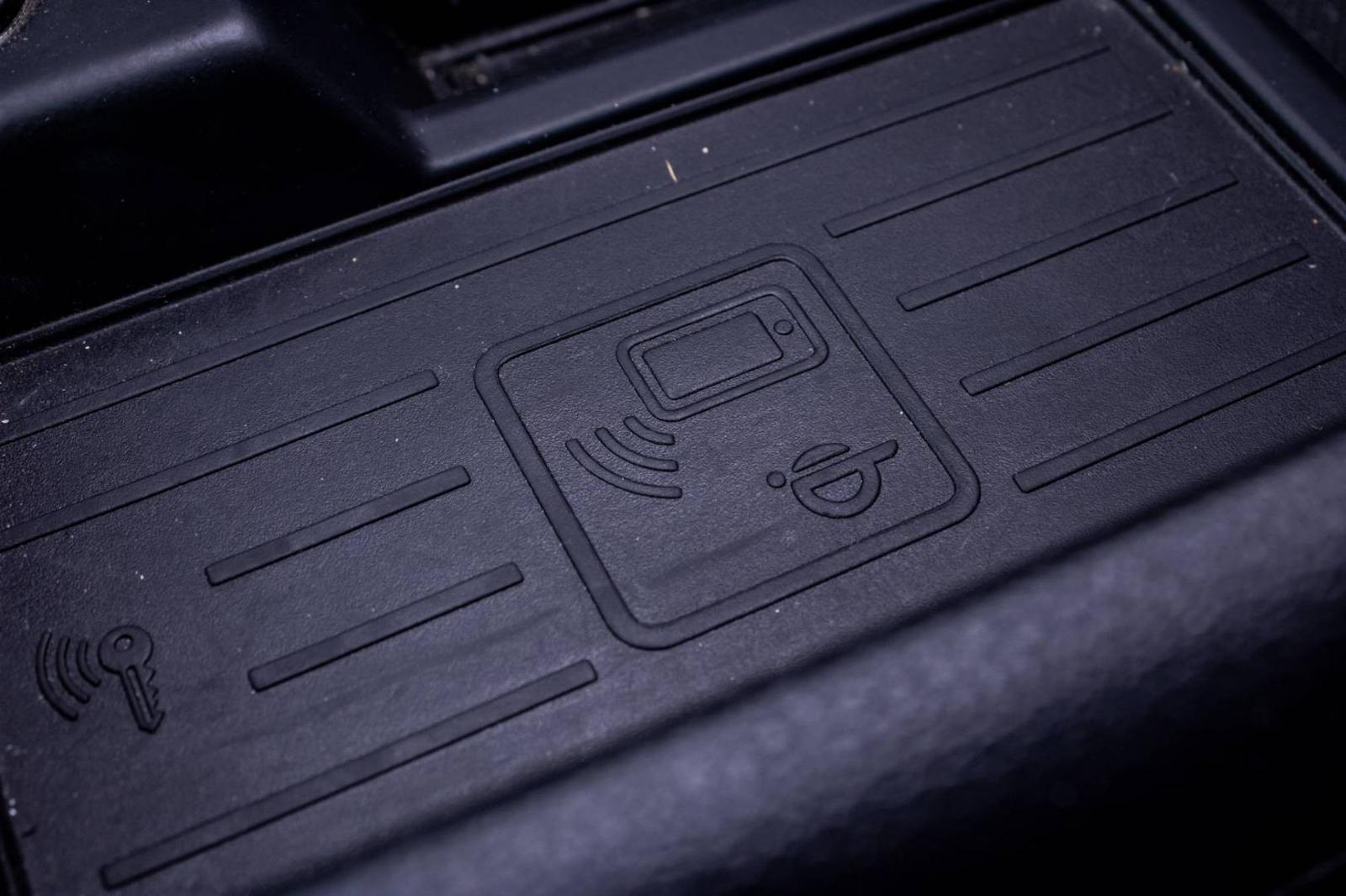 Audi A4 Avant 2.0 TDI S tronic / AJ NA SPLÁTKY