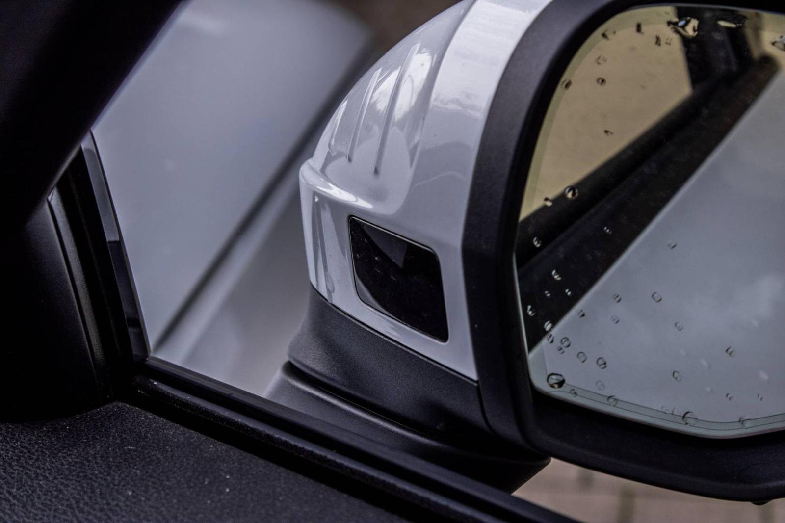 Audi A4 Avant 2.0 TDI S tronic / AJ NA SPLÁTKY