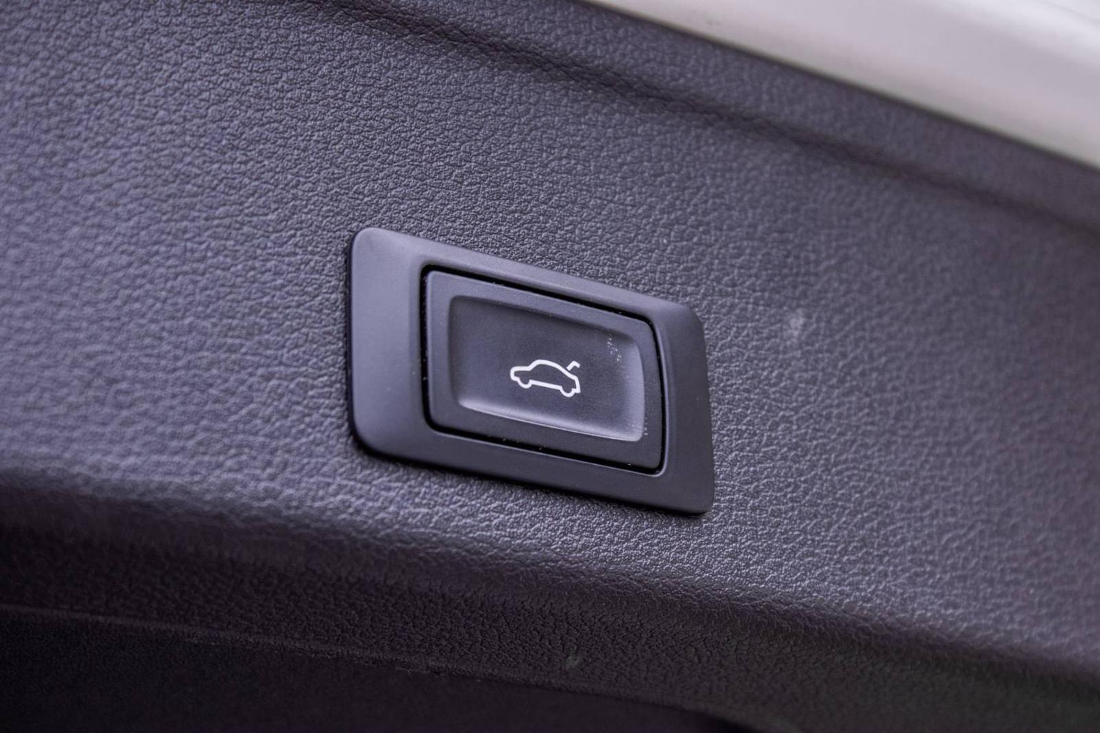 Audi A4 Avant 2.0 TDI S tronic / AJ NA SPLÁTKY