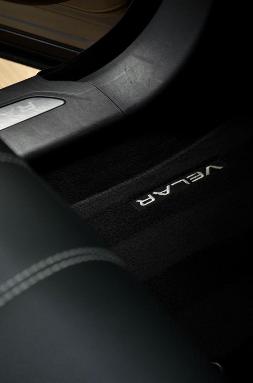 Land Rover Range Rover Velar 240k ZARUKA 1/2026