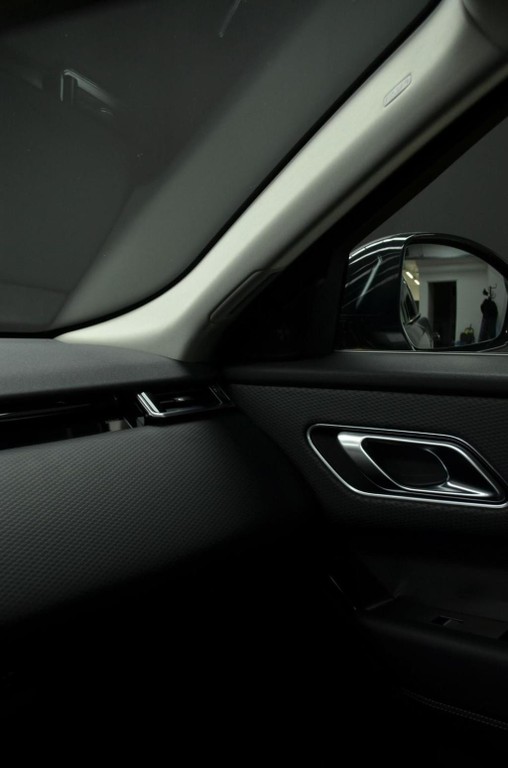 Land Rover Range Rover Velar 240k ZARUKA 1/2026