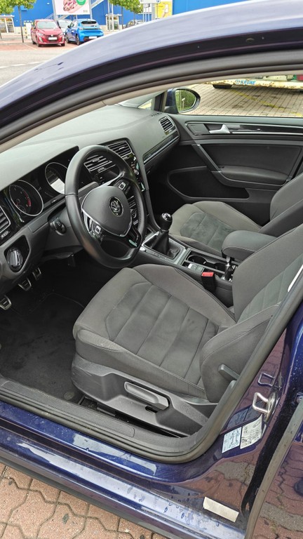 Volkswagen Golf 1.5 TSI OPF ACT 150k R-Line Highline
