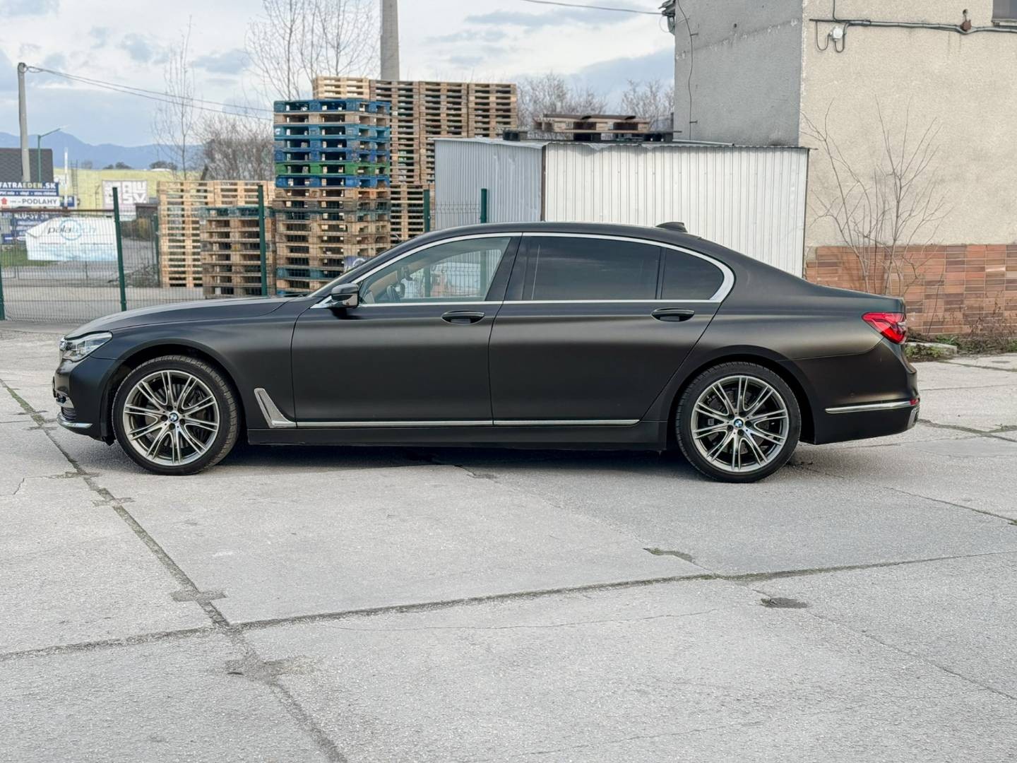 BMW Rad 7 750Li xDrive A/T