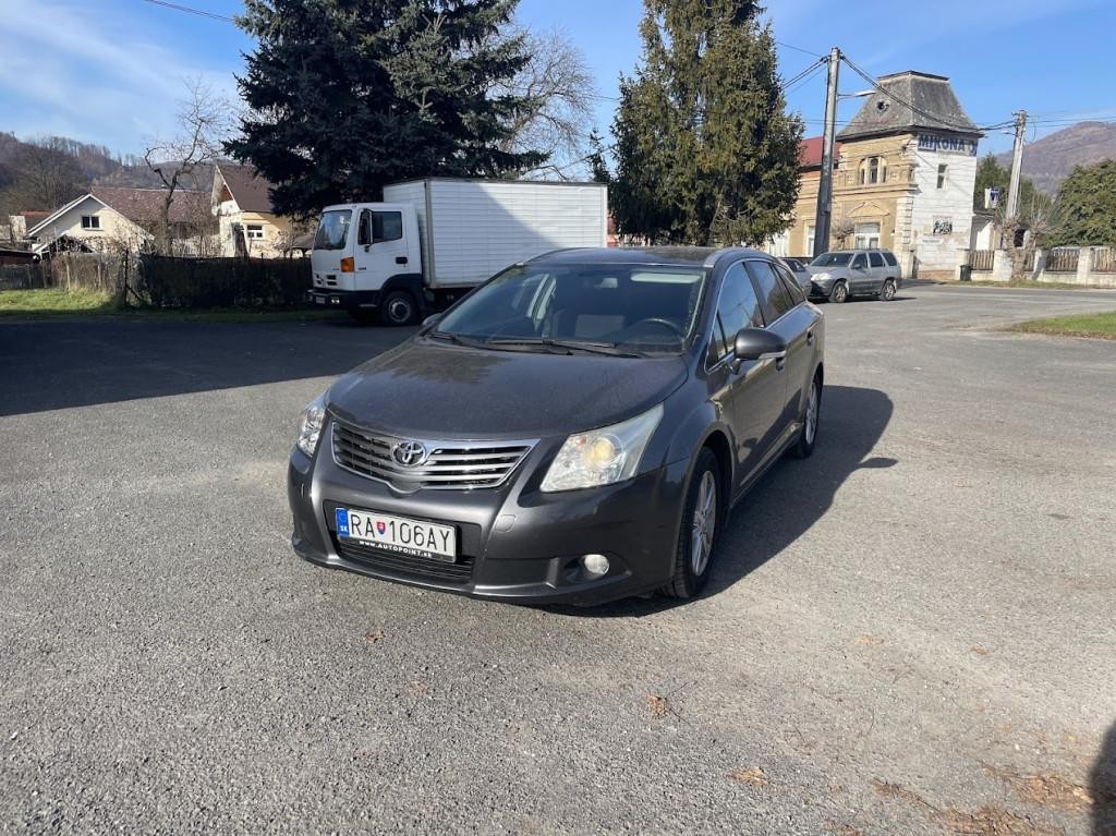 Toyota Avensis Combi 2.0 D-4D Exclusive