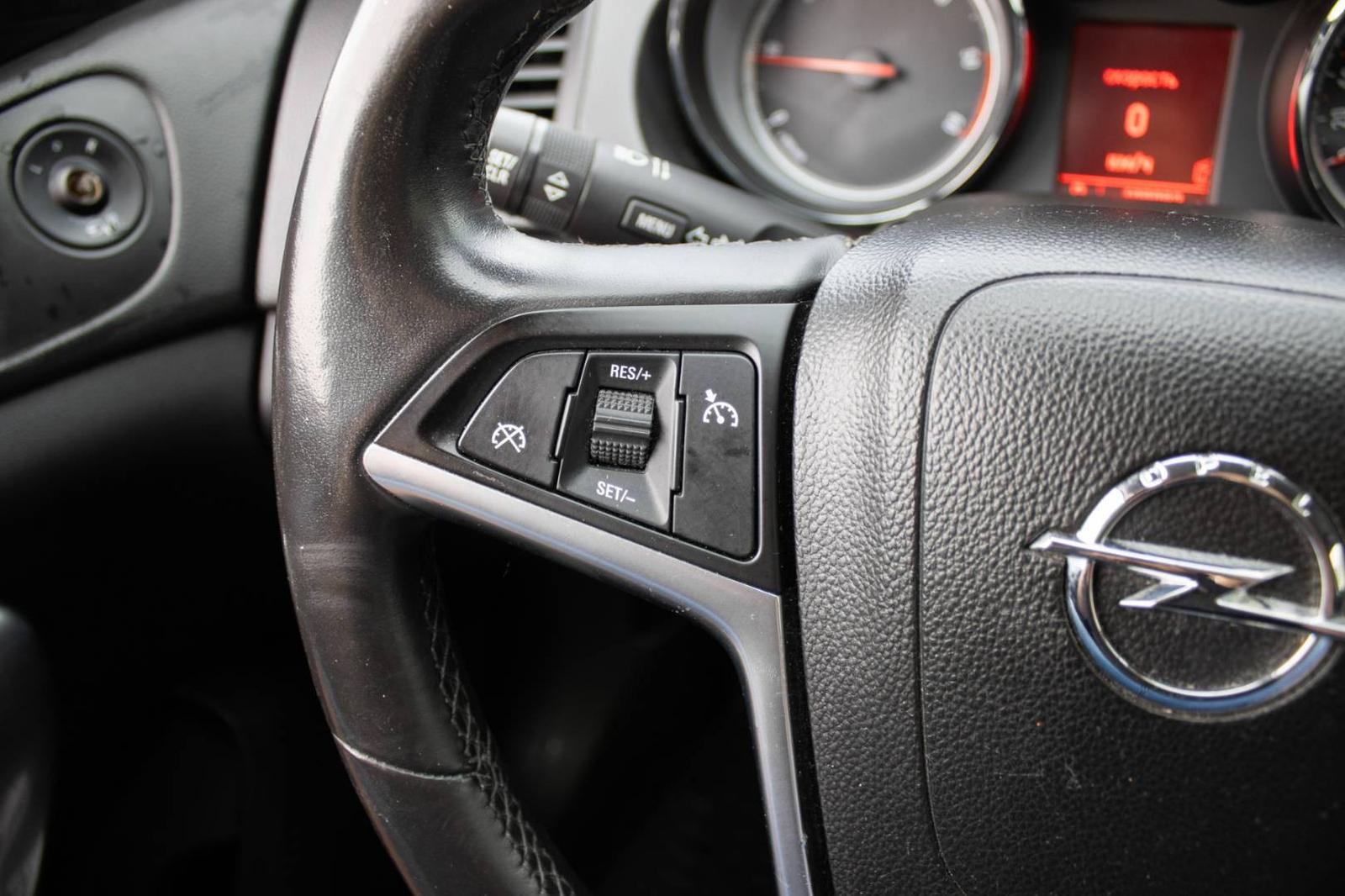 Opel Insignia 118kW (2011)