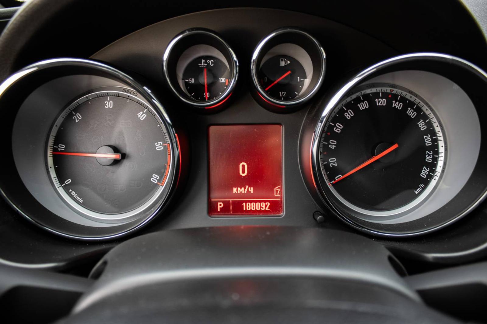 Opel Insignia 118kW (2011)