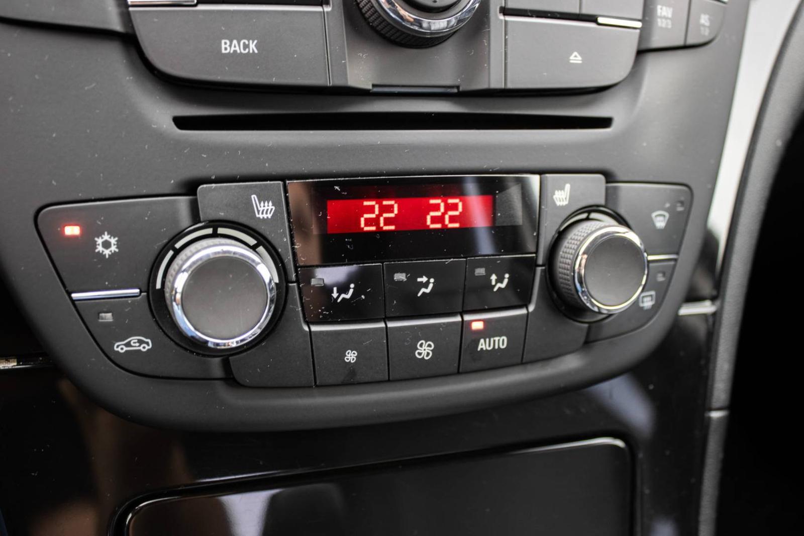Opel Insignia 118kW (2011)