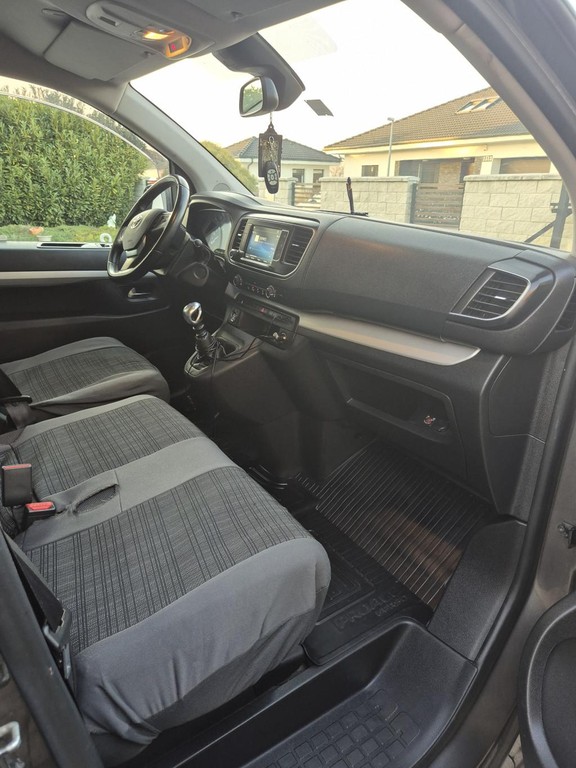 Toyota Proace 2.0 D. 110 KW. 9 miest