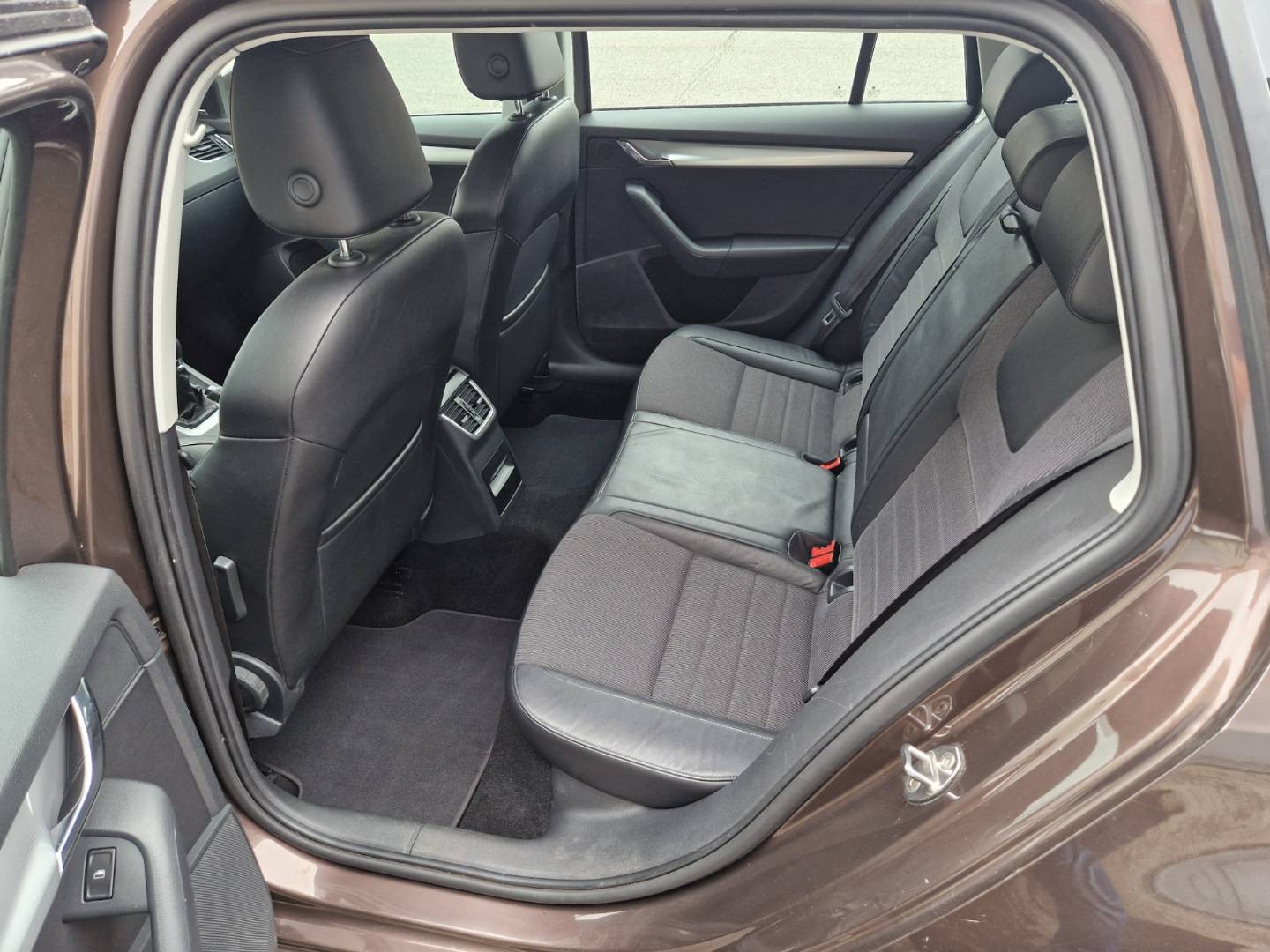 Škoda Octavia Combi 2.0 TDI Elegance/Style