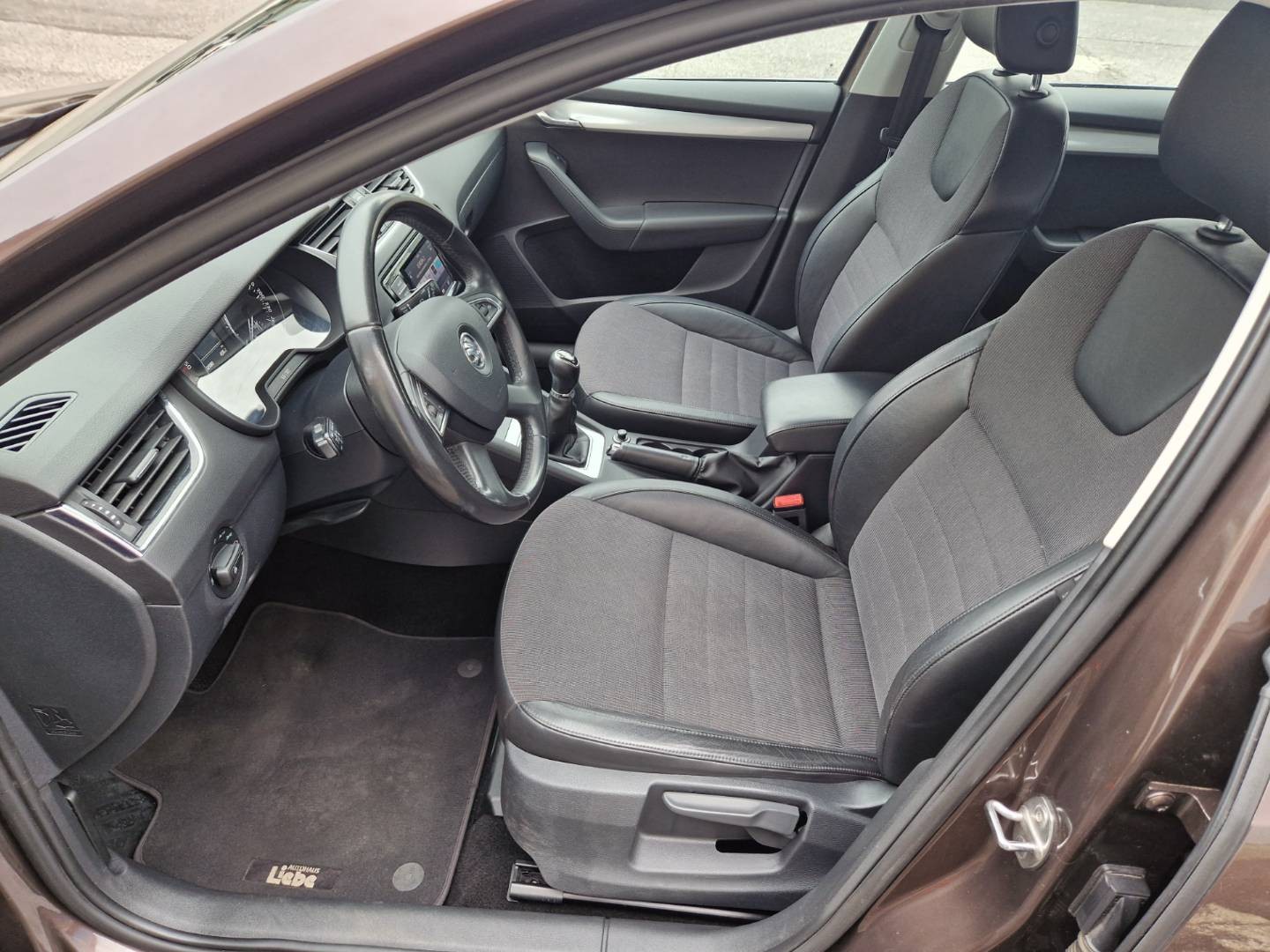 Škoda Octavia Combi 2.0 TDI Elegance/Style