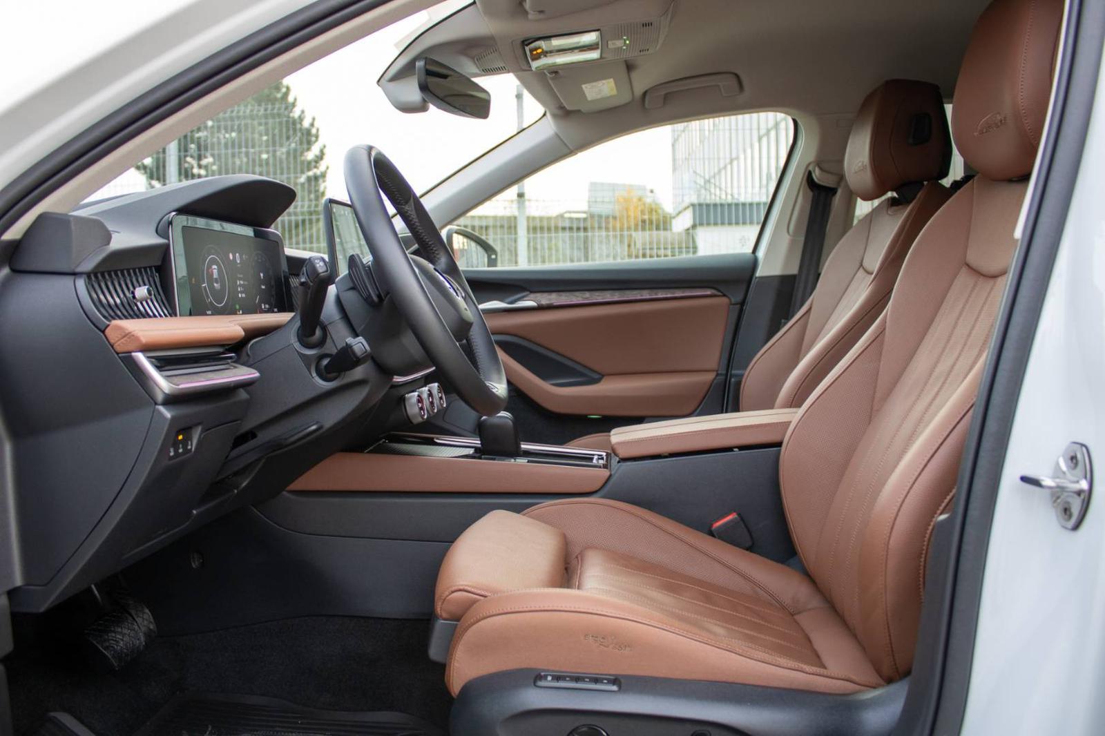 Škoda Superb 2.0 TDI SCR L&K DSG