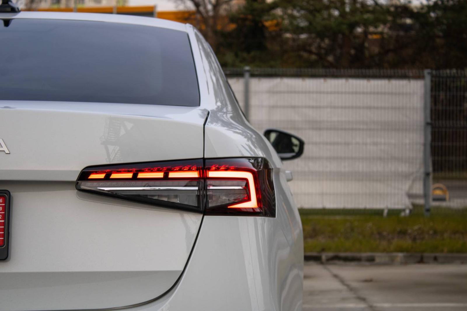 Škoda Superb 2.0 TDI SCR L&K DSG