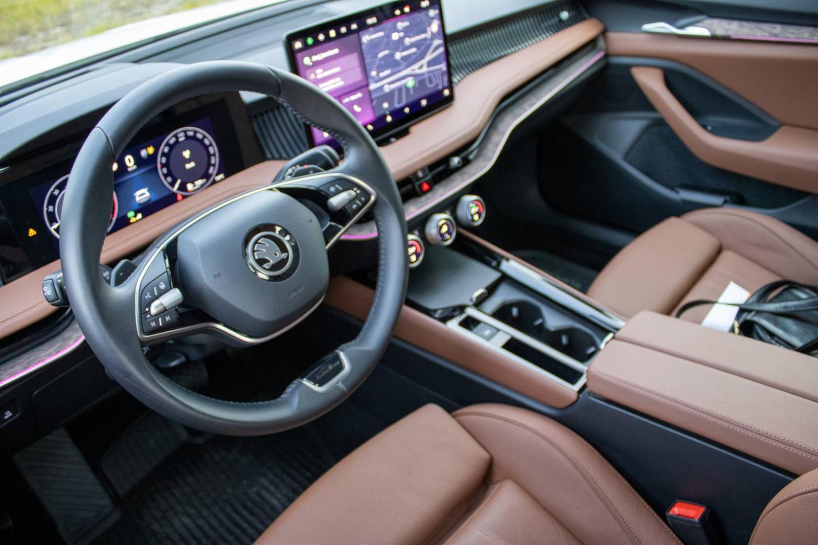 Škoda Superb 2.0 TDI SCR L&K DSG