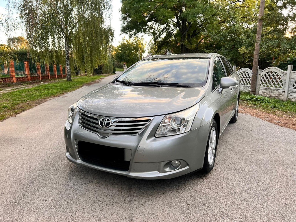 Toyota Avensis Combi 2.0l D-4D Business+