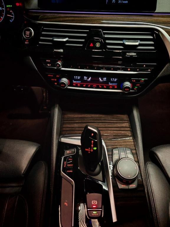 BMW rad 5 540i A/T