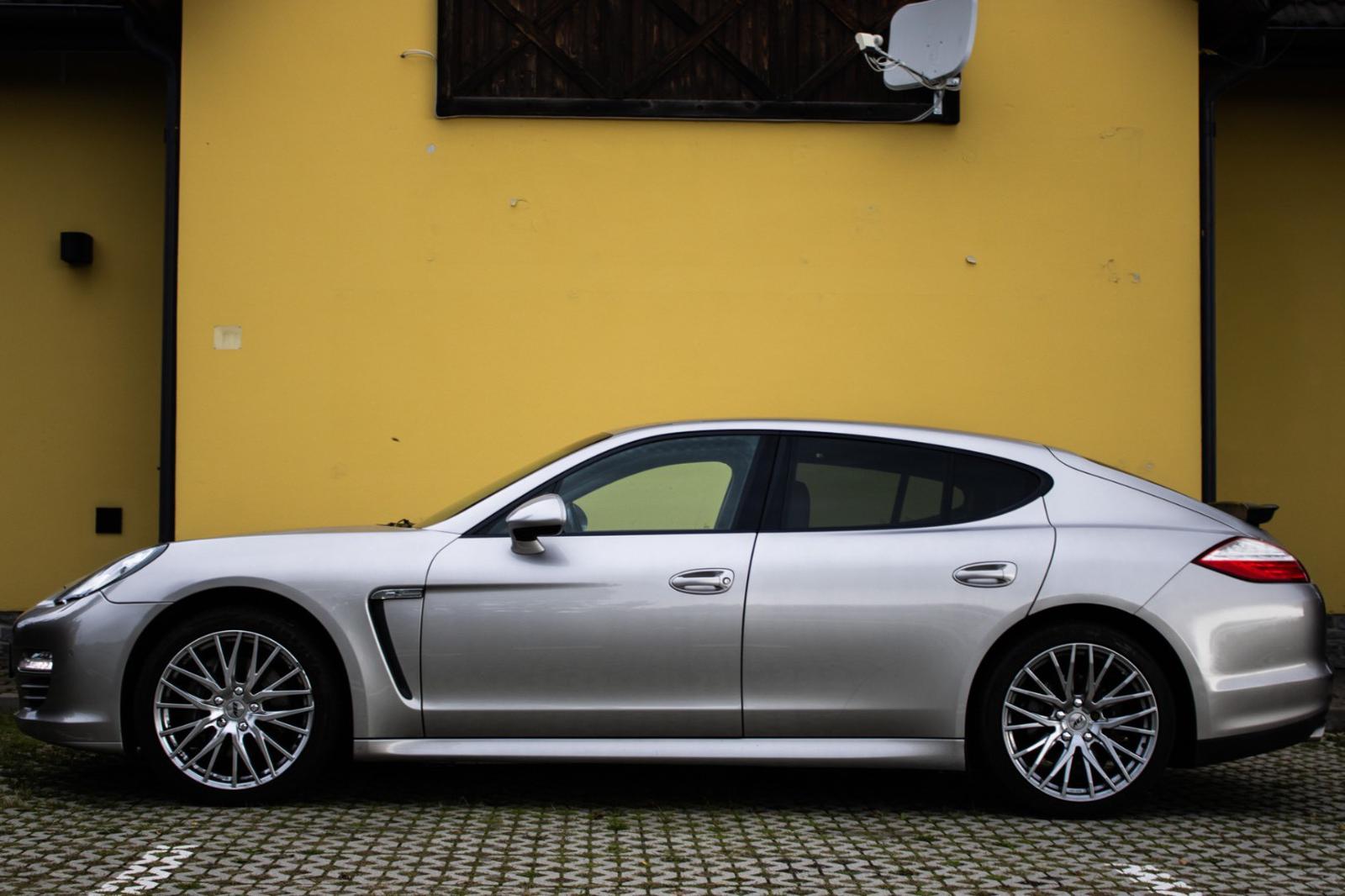 Porsche Panamera 4s