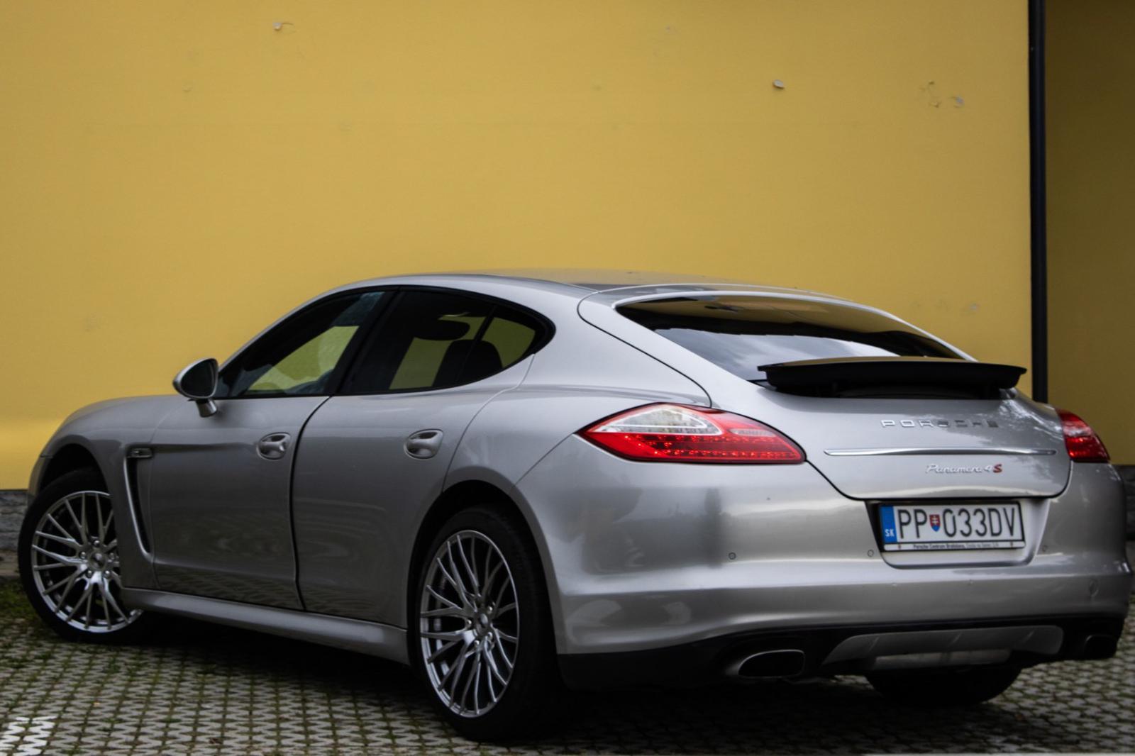 Porsche Panamera 4s