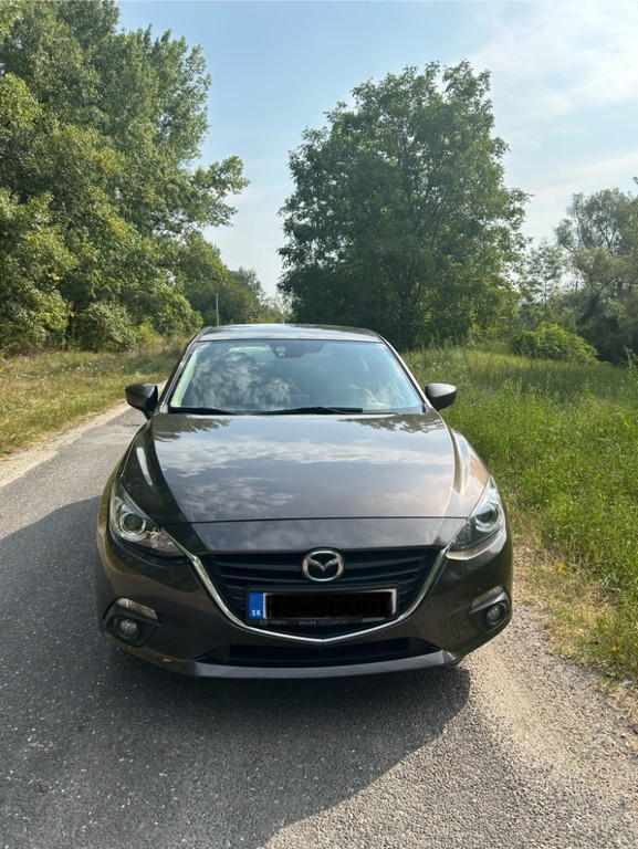 Mazda 3 1.5 Skyactiv -G100 Emotion