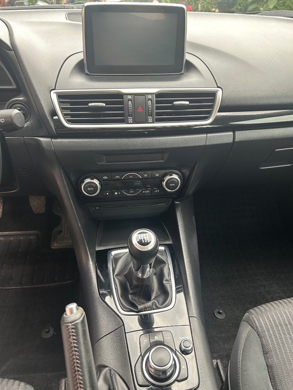 Mazda 3 1.5 Skyactiv -G100 Emotion