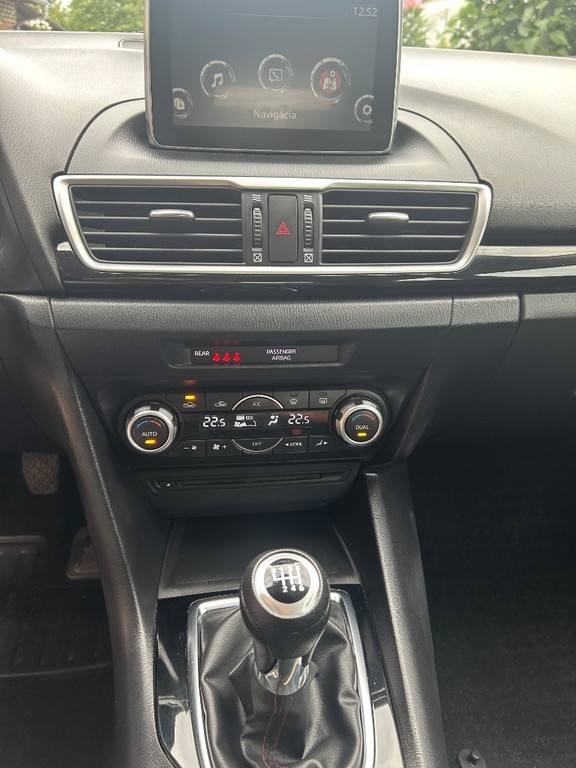 Mazda 3 1.5 Skyactiv -G100 Emotion