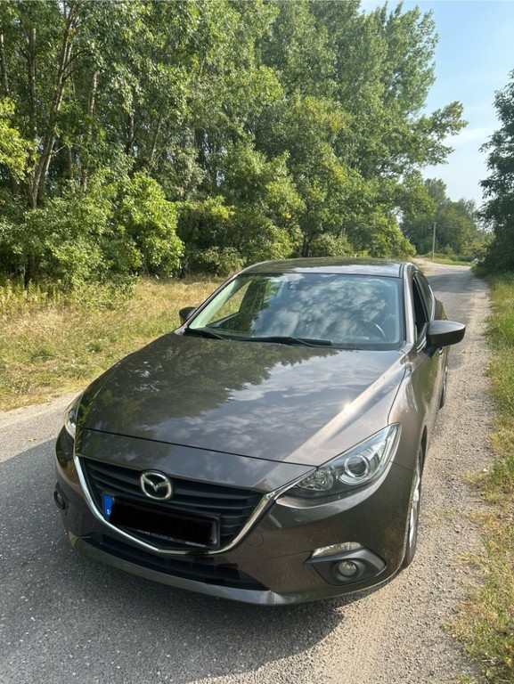 Mazda 3 1.5 Skyactiv -G100 Emotion