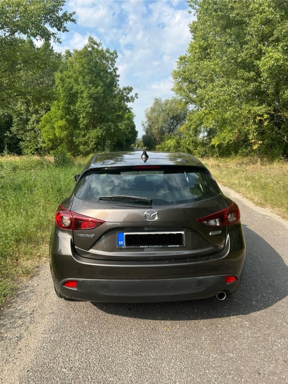 Mazda 3 1.5 Skyactiv -G100 Emotion