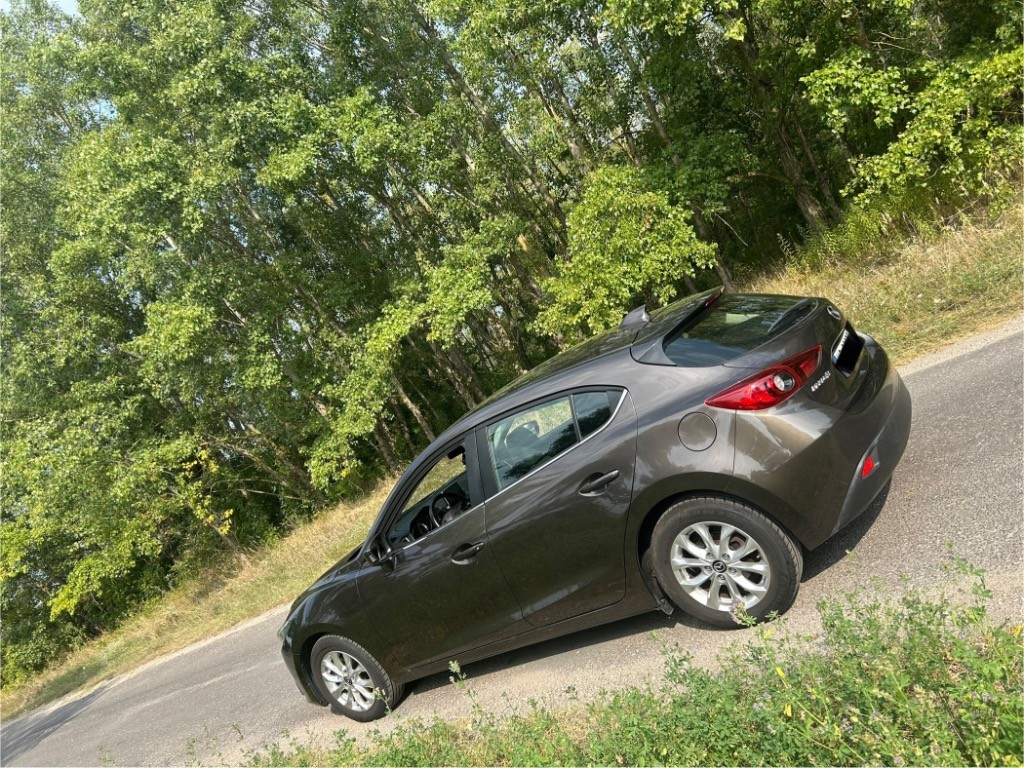 Mazda 3 1.5 Skyactiv -G100 Emotion