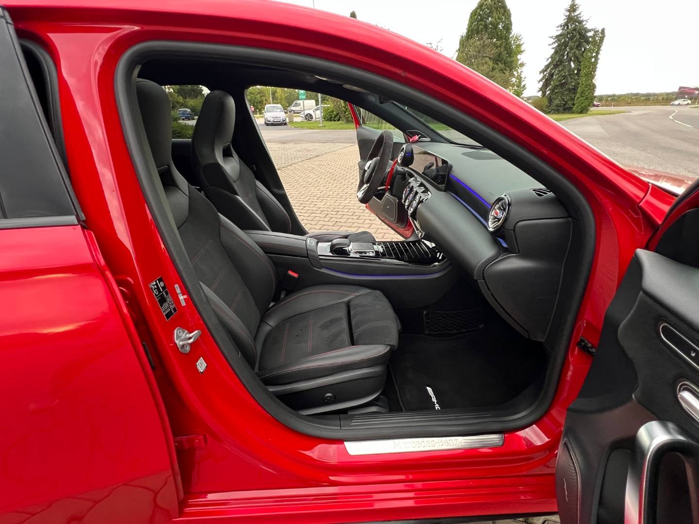 Mercedes-Benz A trieda 200 AMG LINE 163 PS