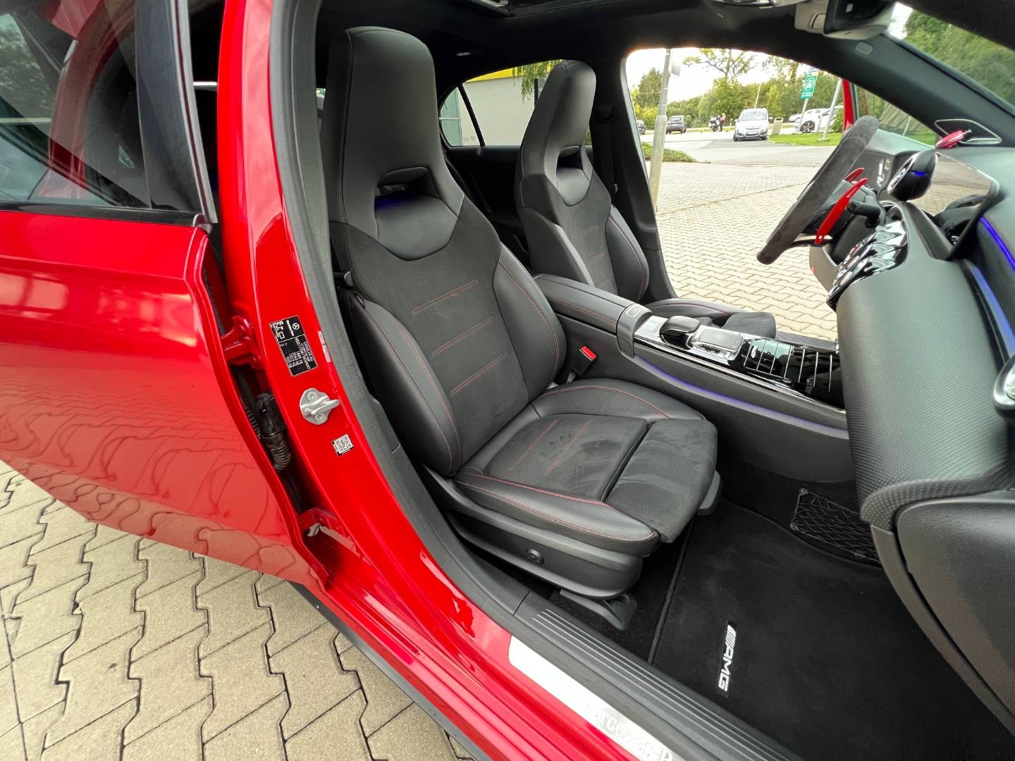 Mercedes-Benz A trieda 200 AMG LINE 163 PS