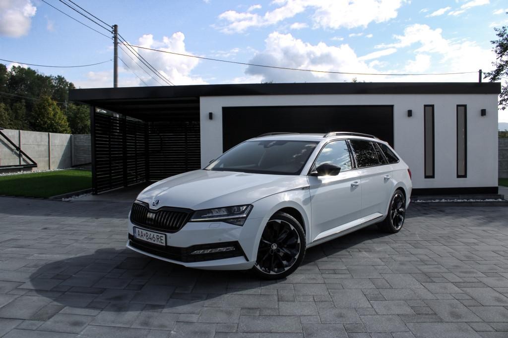 Škoda Superb Combi 2.0 TDI SCR Sportline 4x4 DSG