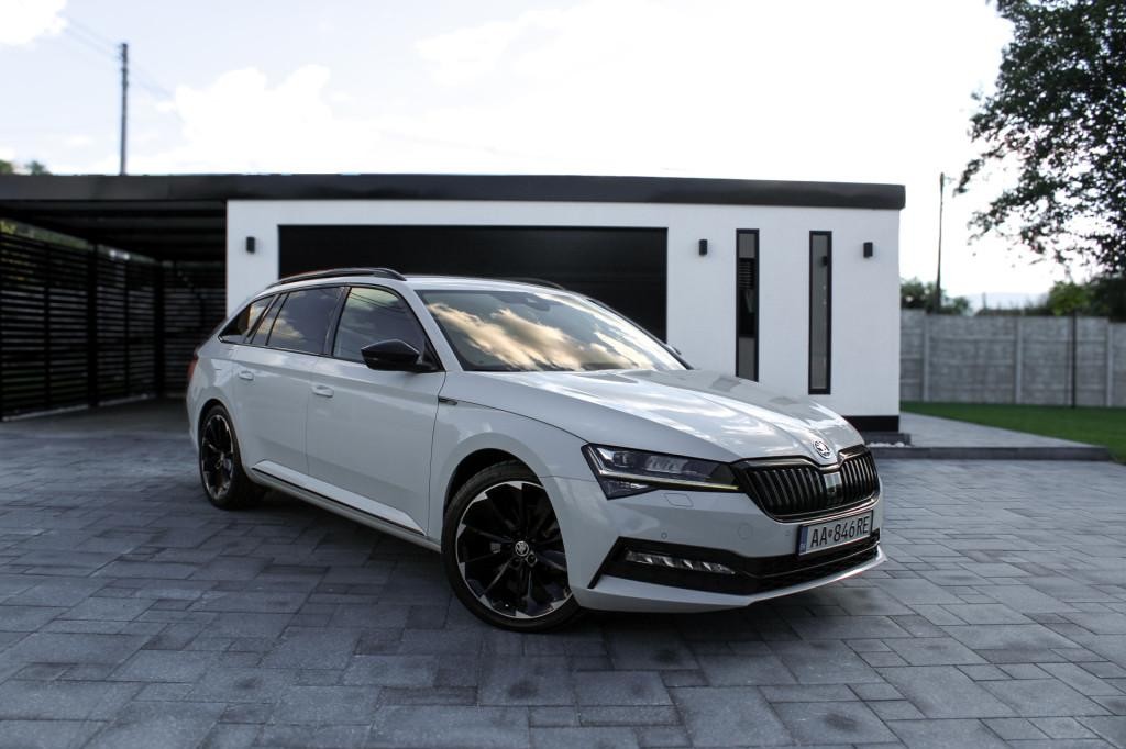 Škoda Superb Combi 2.0 TDI SCR Sportline 4x4 DSG