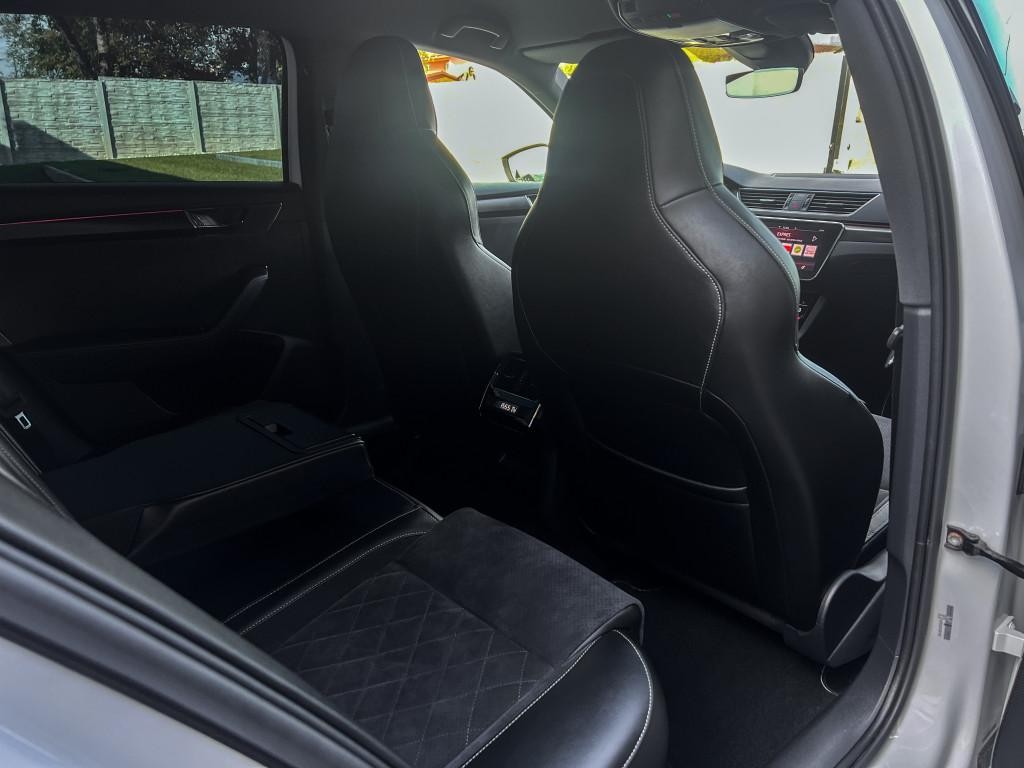 Škoda Superb Combi 2.0 TDI SCR Sportline 4x4 DSG