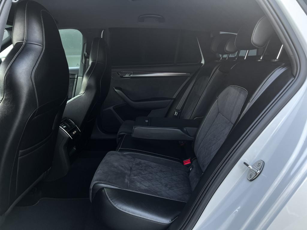 Škoda Superb Combi 2.0 TDI SCR Sportline 4x4 DSG