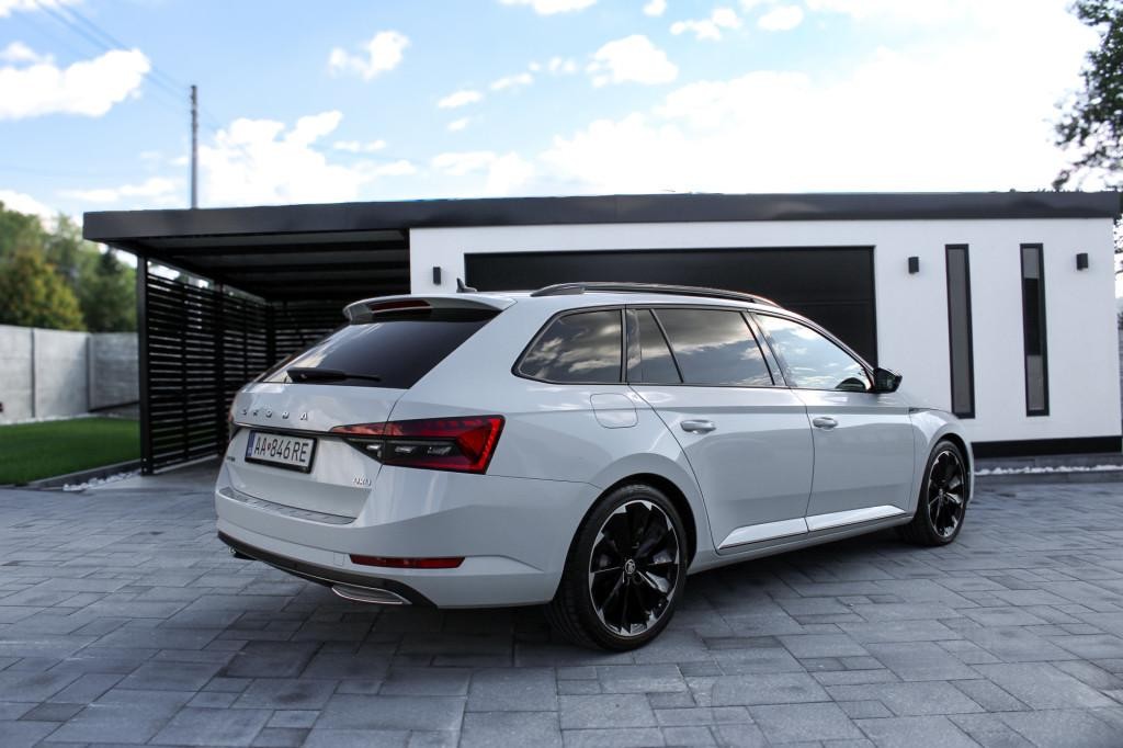 Škoda Superb Combi 2.0 TDI SCR Sportline 4x4 DSG